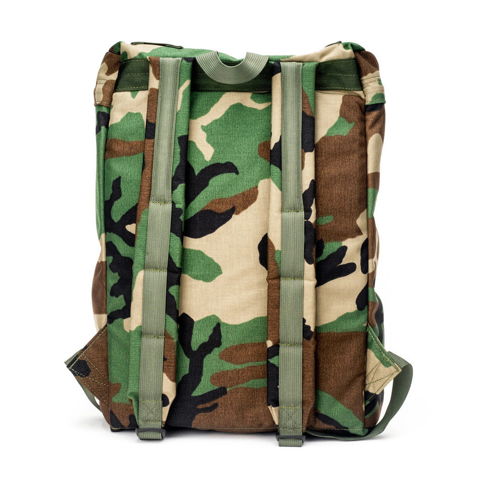 Backpack - Woodland Camo : Back