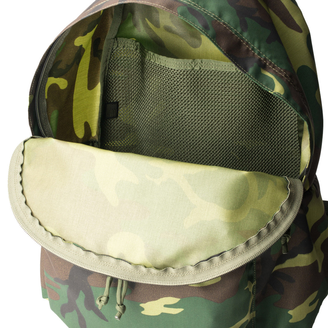 Daypack - Woodland Camo : Inside Pocket